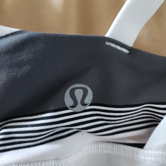 Lululemon Women Free To Be Sports Bra Activewear Yoga Striped White Black - Picture 4 of 4